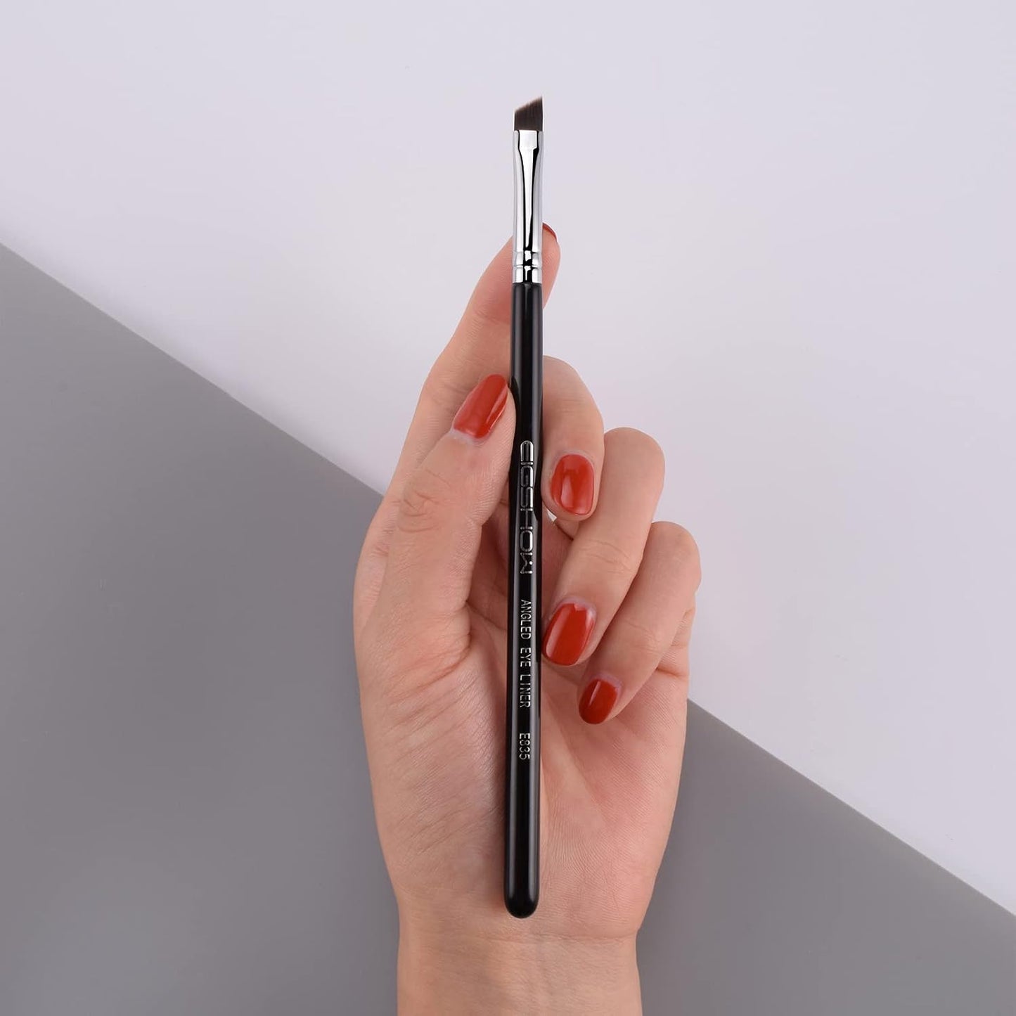 Eyeliner Brush Fine Angled - PRO Precision Gel Eye Liner Makeup Brush | Ultra Thin Slanted Flat Angle - Premium Cruelty Free Synthetic Bristles (E835 )