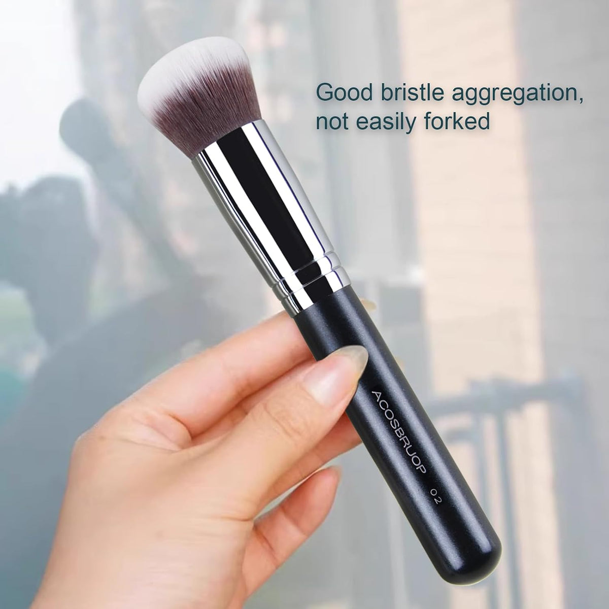 Foundation Brush, Round Top Kabuki Foundation Brush and Professional Grade Makeup Brush for Liquid Blending Mineral Powder Bufting Stippling Makeup Tools, Black