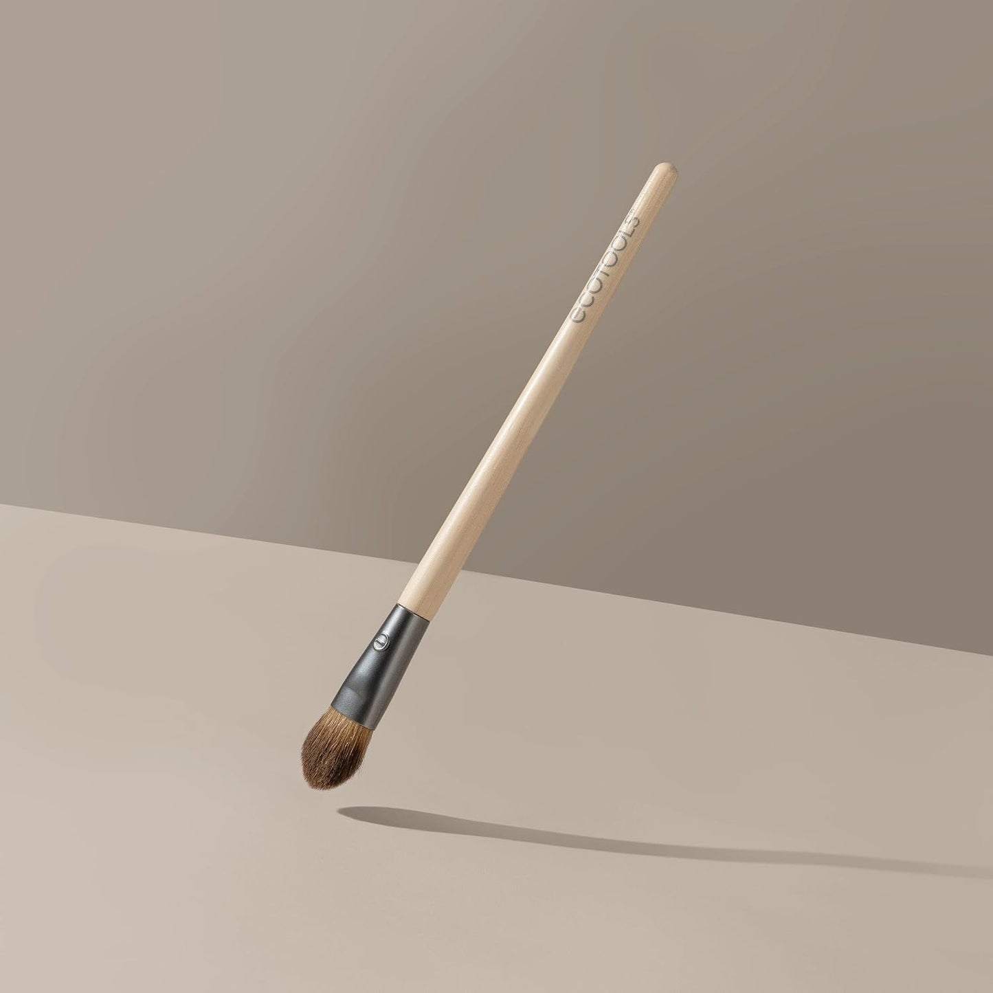 EcoTools All Over Eye Brush, Fluffy Eyeshadow Brush, Cruelty-Free, 1 Count | Eye shadow brush for blending lid and crease color, soft synthetic bristles for everyday eye makeup, sustainable, vegan