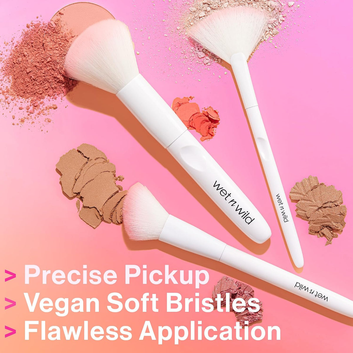wet n wild Powder Brush, Ultra-Plush Synthetic Bristles for Flawless Application, Soft Touch, Ergonomic Handle for Comfortable Precision Control