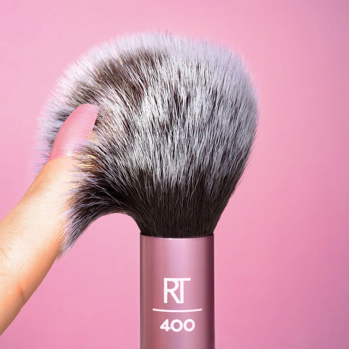 Real Techniques Ultra Plush Blush Makeup Brush, For Loose, Cream, or Pressed Blush, Rosy Glow Cheeks, Fluffy Powder Brush, Aluminum Ferrules, Synthetic Bristles, Vegan & Cruelty Free, 1 Count | Rosy glow cheeks with a blush brush for cheeks, powder bronze