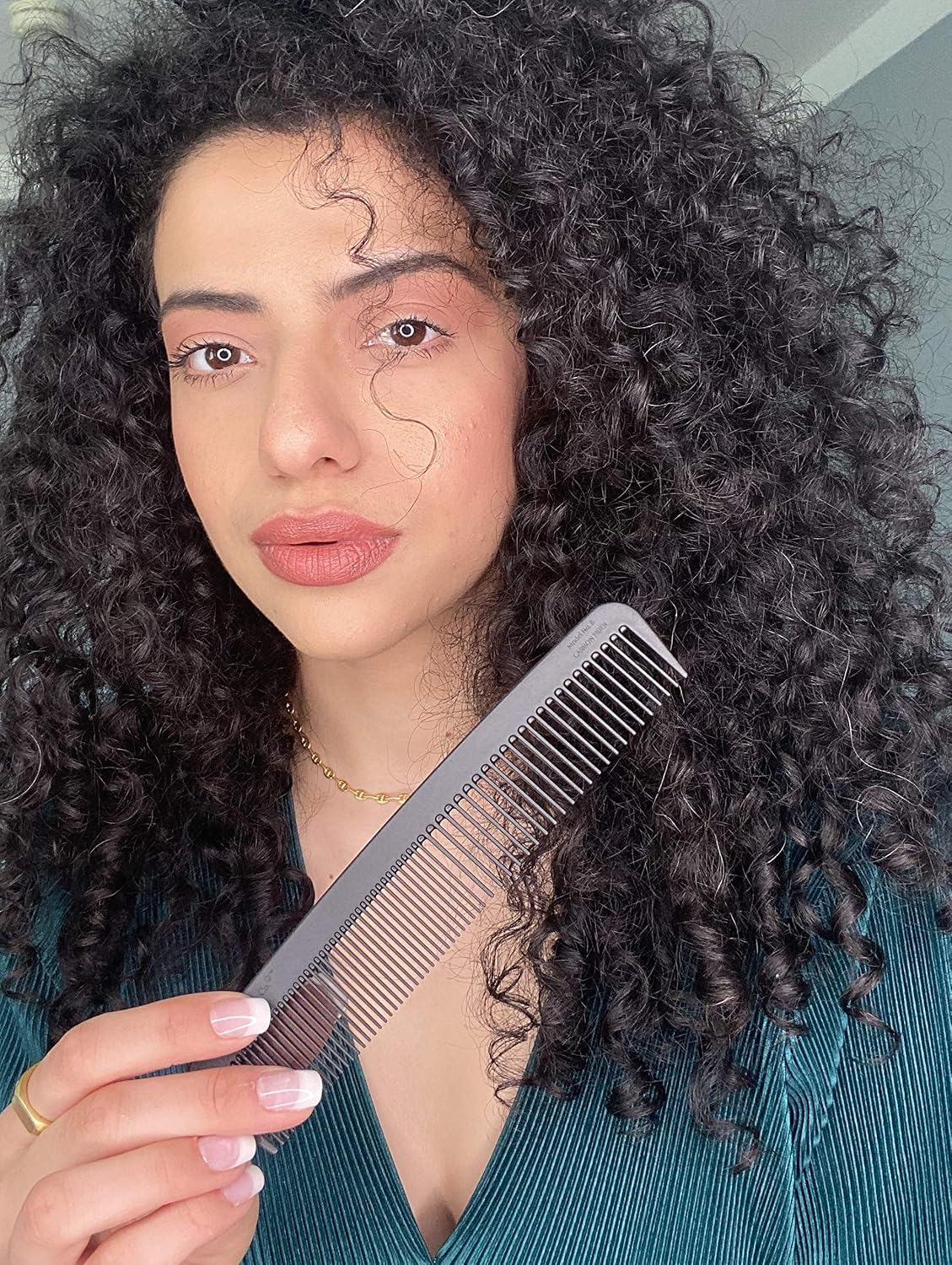Chicago Comb Model 6 Carbon Fiber, 7 inches (17.8 cm) long, anti-static, graphite black, made in USA